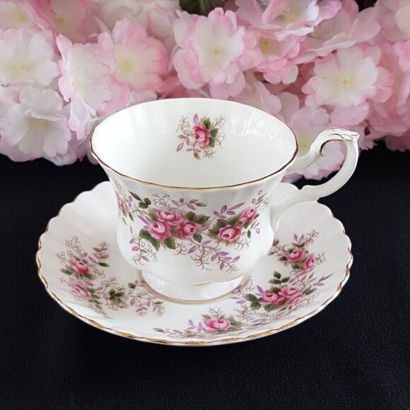 Royal Albert LAVENDER ROSE Tea Cup and Saucer English Bone China Pink Roses - Picture 7 of 11